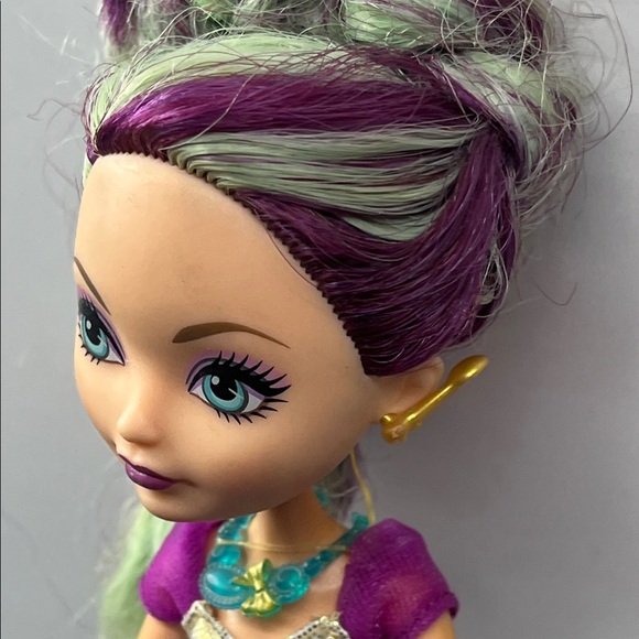 Ever After High Madeline Hatter First Chapter - Picture 3 of 15